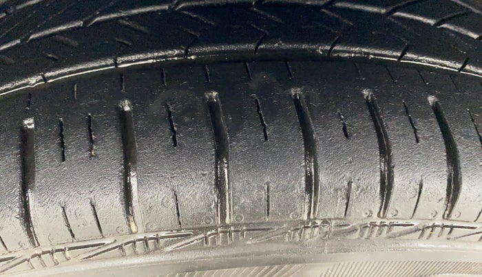 2016 Maruti Celerio ZXI AMT, Petrol, Automatic, 68,530 km, Left Front Tyre Tread