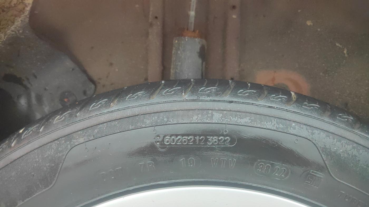 2017 Hyundai Elite i20 ASTA 1.2, Petrol, Manual, 80,154 km, Right Rear Tyre Tread