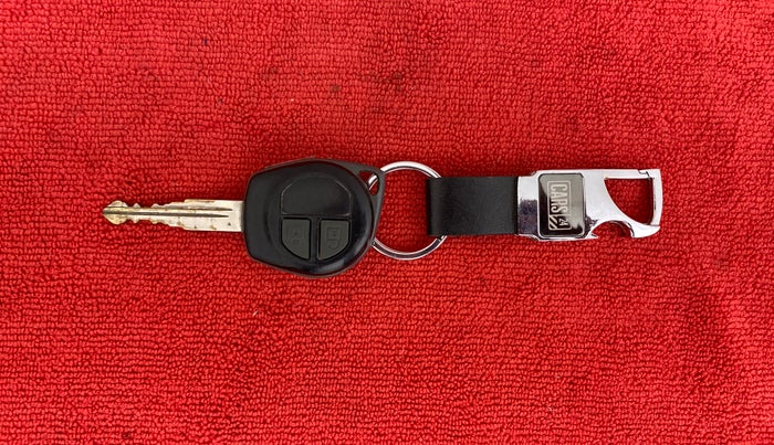 2017 Maruti Swift VXI, Petrol, Manual, 67,664 km, Key Close Up