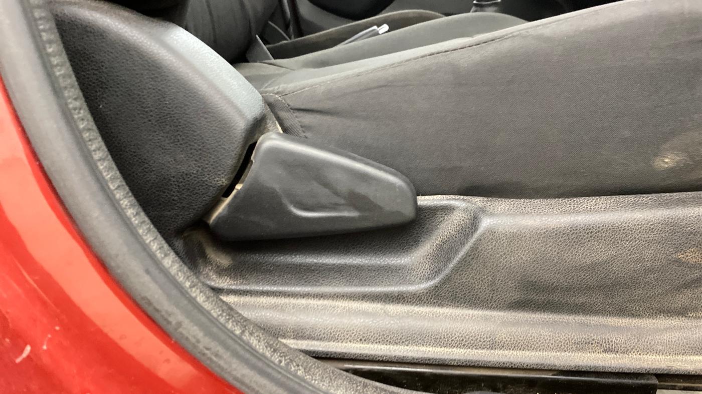 2019 Renault Kwid RXT 0.8, Petrol, Manual, 44,233 km, Driver Side Adjustment Panel