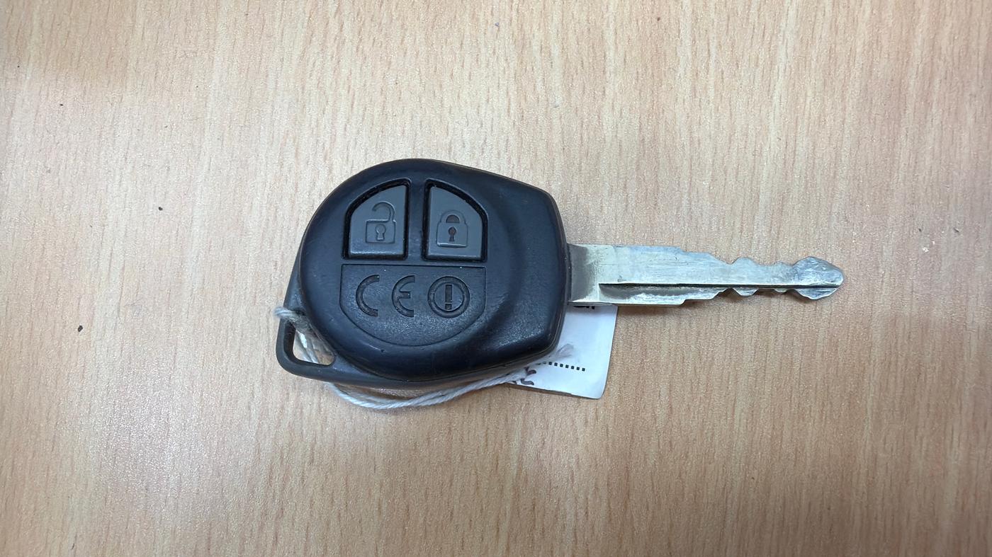 2022 Maruti Dzire VXI CNG, CNG, Manual, 56,329 km, Key Close Up