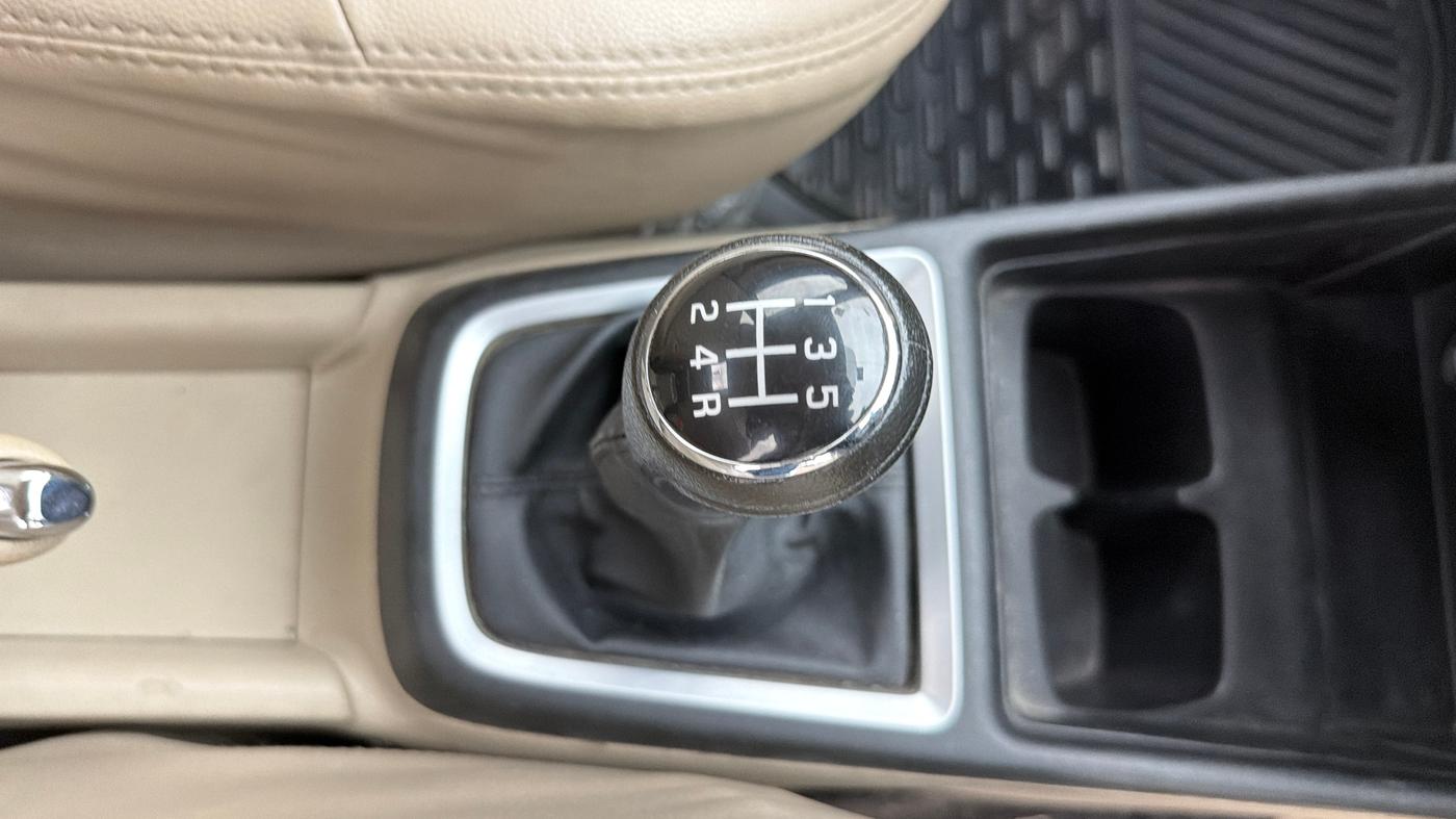 2022 Maruti Dzire VXI CNG, CNG, Manual, 56,329 km, Gear Lever