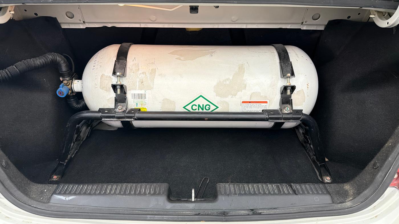 2022 Maruti Dzire VXI CNG, CNG, Manual, 56,329 km, Boot Inside