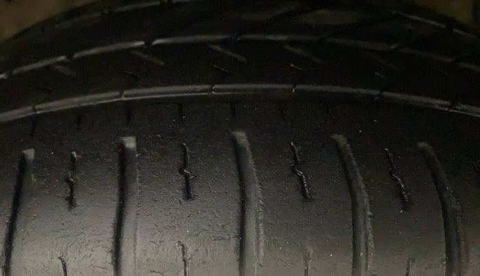 2015 Hyundai Grand i10 SPORTZ 1.2 KAPPA VTVT, Petrol, Manual, 81,574 km, Right Front Tyre Tread