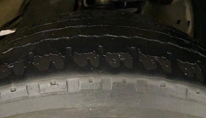 2018 Toyota Fortuner 2.8 4X2 MT, Diesel, Manual, 1,38,251 km, Right Front Tyre Tread