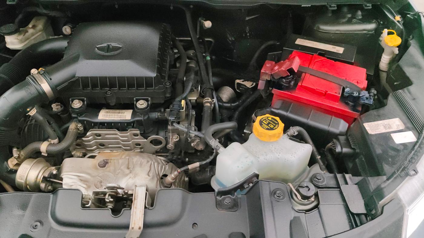 2021 Tata NEXON XZA PLUS (O) PETROL, Petrol, Automatic, 36,178 km, Engine View - Left
