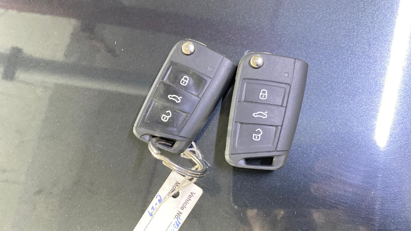 2024 Skoda SLAVIA STYLE 1.0L TSI AT, Petrol, Automatic, 16,234 km, Key Close Up