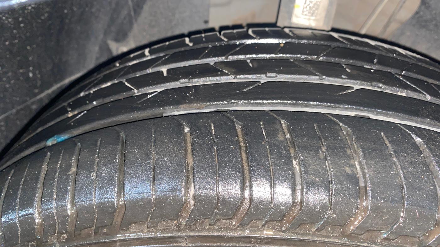 2024 Skoda SLAVIA STYLE 1.0L TSI AT, Petrol, Automatic, 16,234 km, Left Front Tyre Tread