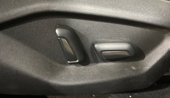 2024 Skoda SLAVIA STYLE 1.0L TSI AT, Petrol, Automatic, 16,234 km, Driver Side Adjustment Panel