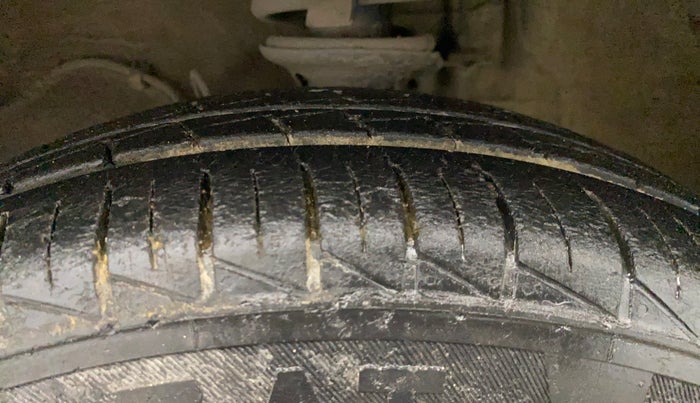 2021 Maruti Alto LXI, Petrol, Manual, 47,697 km, Left Front Tyre Tread