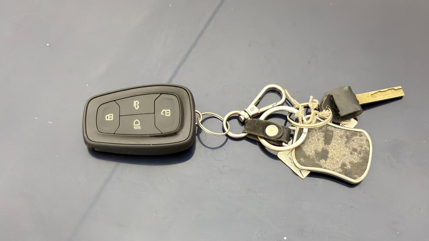 2022 Tata TIGOR XZ PLUS CNG, CNG, Manual, 42,108 km, Key Close Up