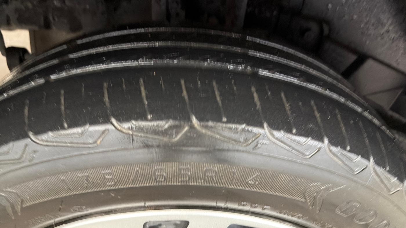 2022 Tata TIGOR XZ PLUS CNG, CNG, Manual, 42,108 km, Right Rear Tyre Tread