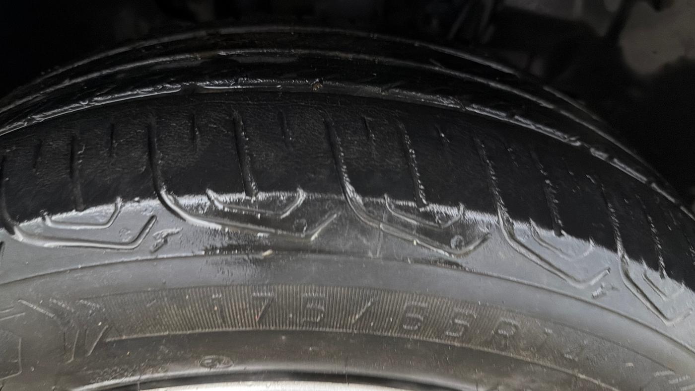 2022 Tata TIGOR XZ PLUS CNG, CNG, Manual, 42,108 km, Right Front Tyre Tread