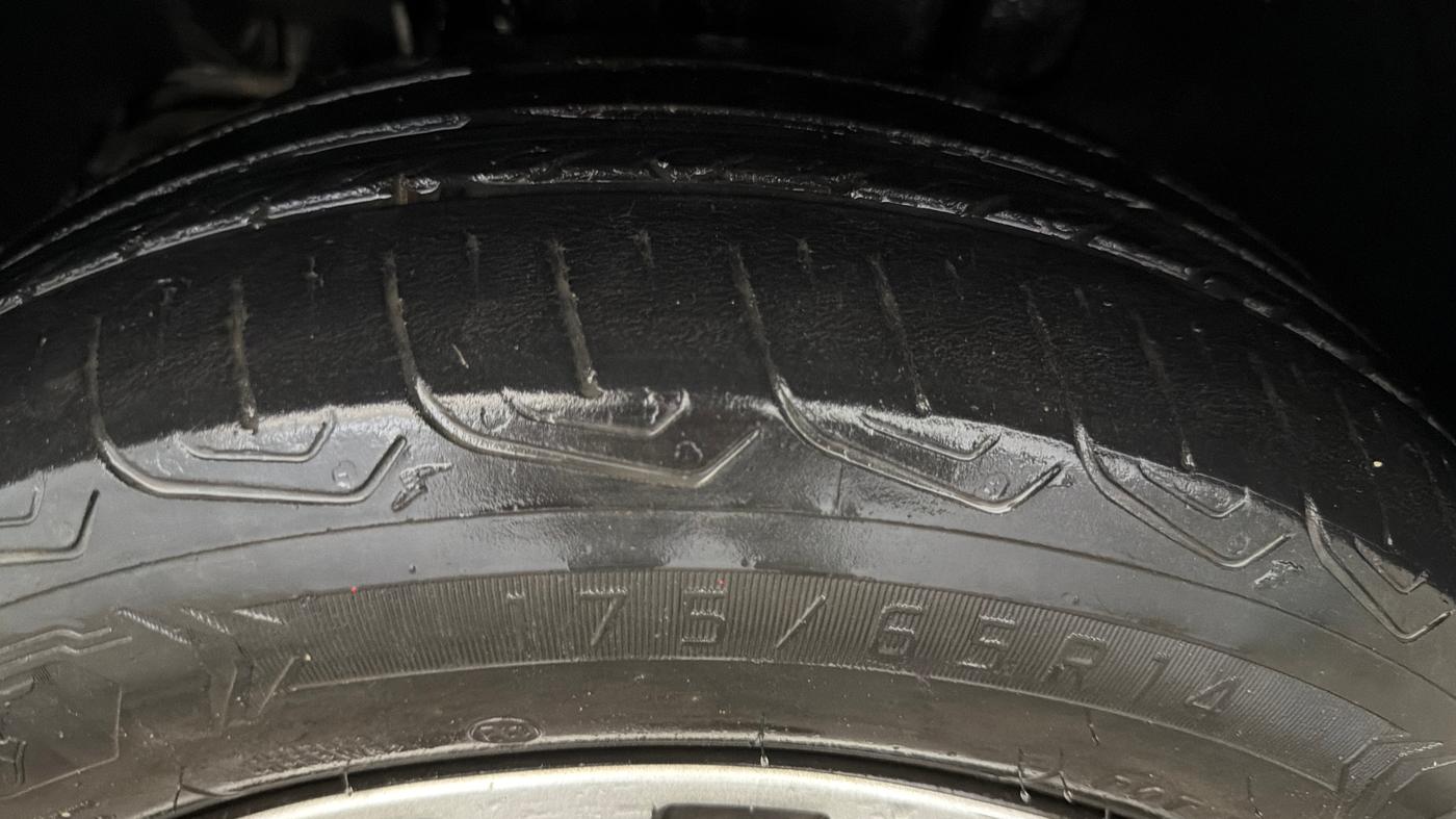 2022 Tata TIGOR XZ PLUS CNG, CNG, Manual, 42,108 km, Left Front Tyre Tread
