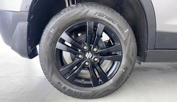 2018 Maruti Vitara Brezza ZDI, Diesel, Manual, 40,587 km, Right Rear Wheel