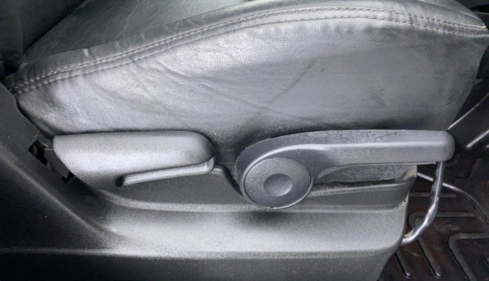 2018 Maruti Vitara Brezza ZDI, Diesel, Manual, 40,587 km, Driver Side Adjustment Panel