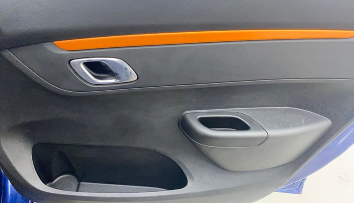 2020 Renault Kwid CLIMBER 1.0 (O), Petrol, Manual, 40,216 km, Driver Side Door Panels Control