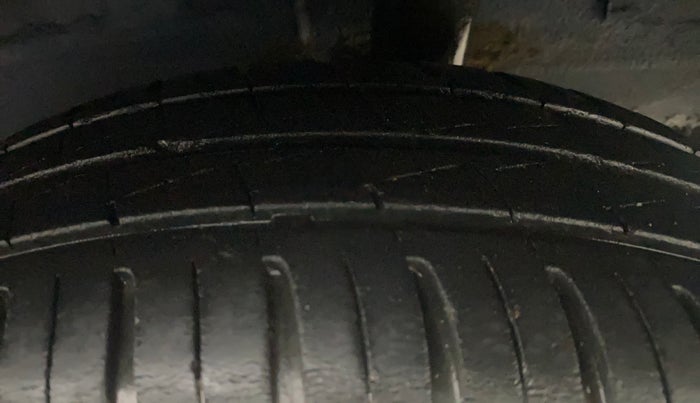 2020 Renault Kwid CLIMBER 1.0 (O), Petrol, Manual, 40,216 km, Left Rear Tyre Tread