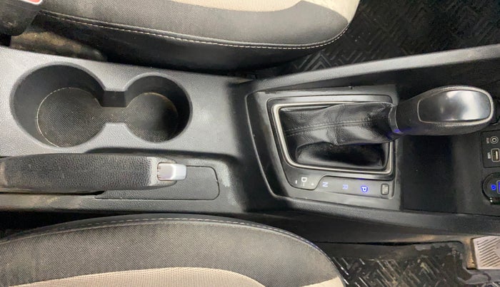 2019 Hyundai Elite i20 SPORTZ PLUS  1.2 CVT, Petrol, Automatic, 1,36,954 km, Gear Lever
