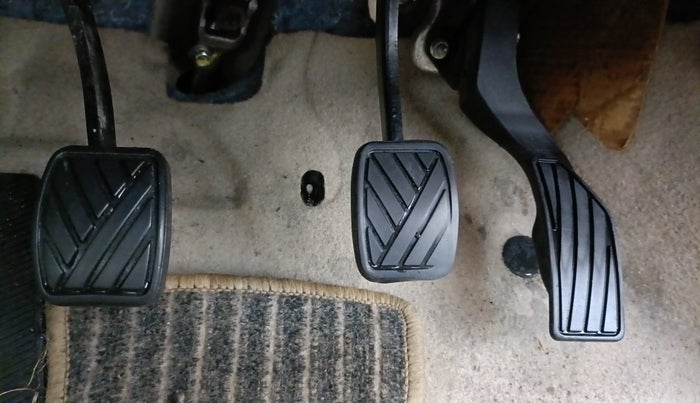 2015 Maruti Ciaz ZXI+, Petrol, Manual, 17,044 km, Pedals