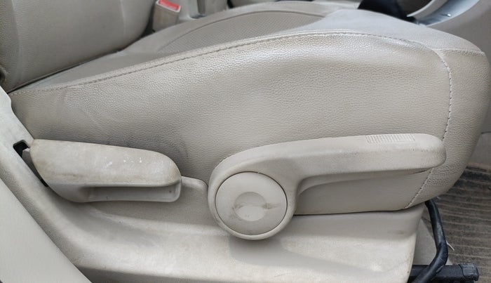 2015 Maruti Ciaz ZXI+, Petrol, Manual, 17,044 km, Driver Side Adjustment Panel