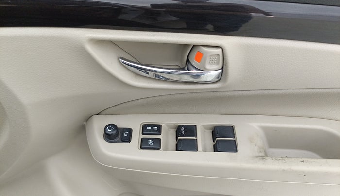 2015 Maruti Ciaz ZXI+, Petrol, Manual, 17,044 km, Driver Side Door Panels Control