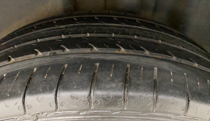 2021 Volkswagen Vento HIGHLINE PLUS 1.0L TSI AT, Petrol, Automatic, 35,407 km, Left Rear Tyre Tread