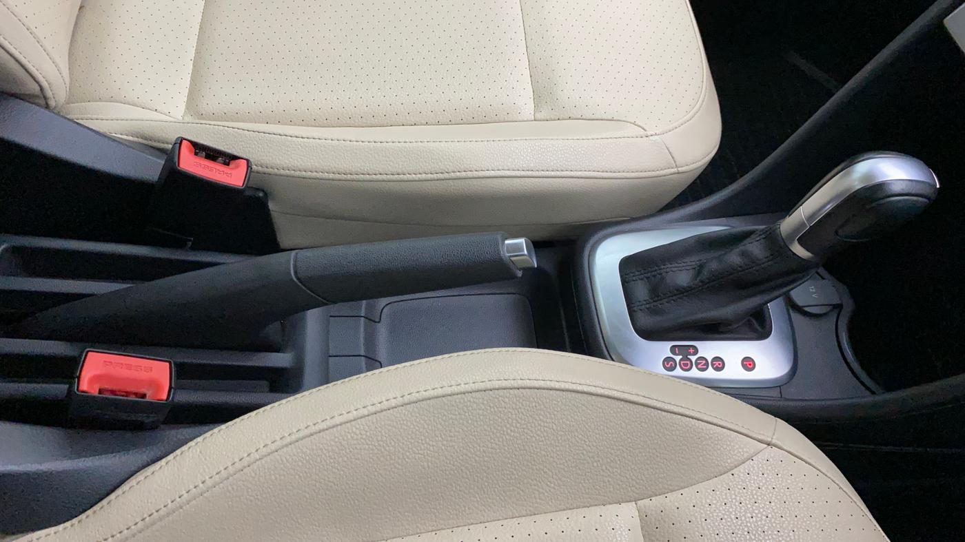 2021 Volkswagen Vento HIGHLINE PLUS 1.0L TSI AT, Petrol, Automatic, 35,407 km, Gear Lever