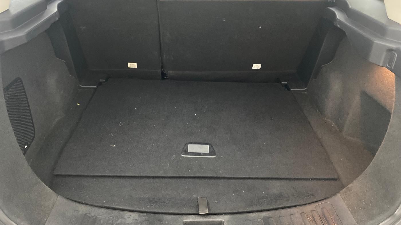 2020 Tata Harrier XZA PLUS 2.0L, Diesel, Automatic, 1,02,173 km, Boot Inside