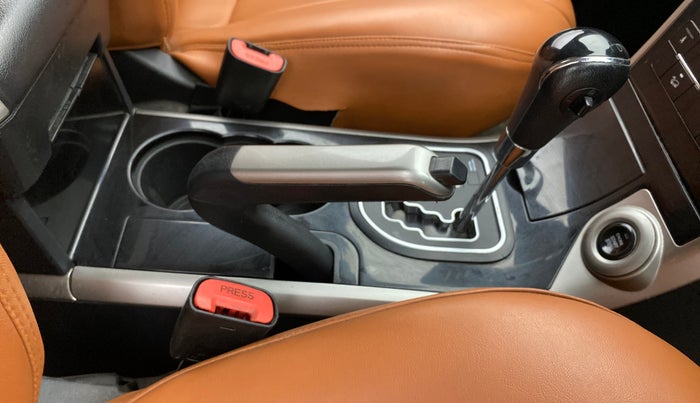 2019 Mahindra XUV500 W9 AT, Diesel, Automatic, 86,802 km, Gear Lever