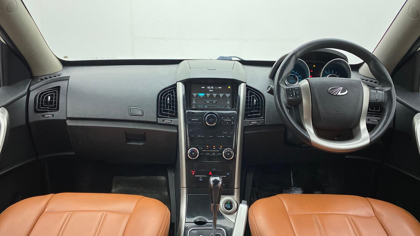 2019 Mahindra XUV500 W9 AT, Diesel, Automatic, 86,802 km, Dashboard