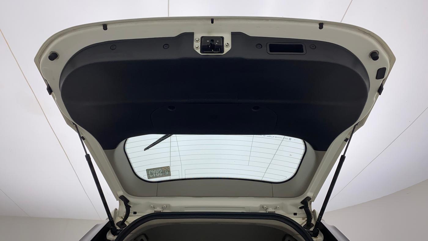 2019 Mahindra XUV500 W9 AT, Diesel, Automatic, 86,802 km, Boot Door Open