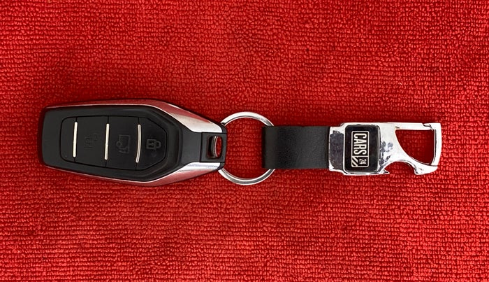 2019 Mahindra XUV500 W9 AT, Diesel, Automatic, 86,802 km, Key Close Up