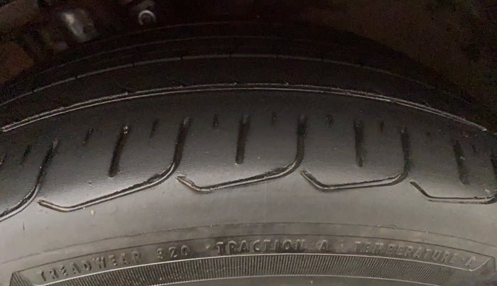 2018 Skoda Rapid STYLE 1.6 MPI AT, Petrol, Automatic, 58,515 km, Left Front Tyre Tread