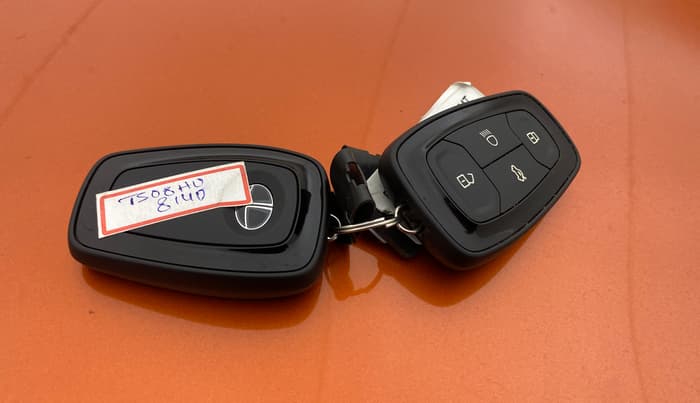 2022 Tata PUNCH CREATIVE  AMT, Petrol, Automatic, 21,683 km, Key Close Up