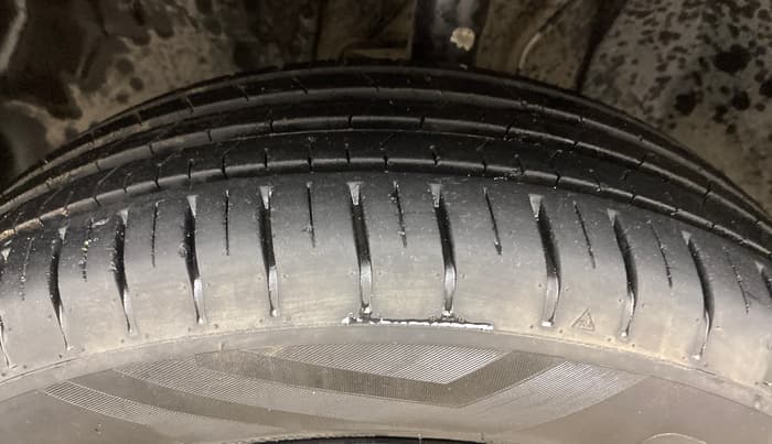 2022 Tata PUNCH CREATIVE  AMT, Petrol, Automatic, 21,683 km, Left Front Tyre Tread