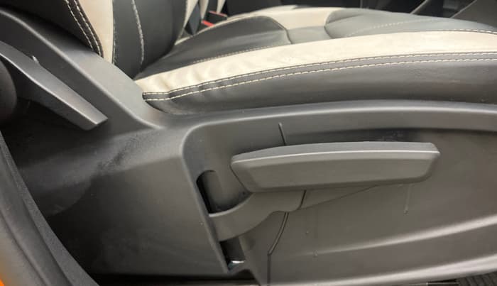 2022 Tata PUNCH CREATIVE  AMT, Petrol, Automatic, 21,683 km, Driver Side Adjustment Panel