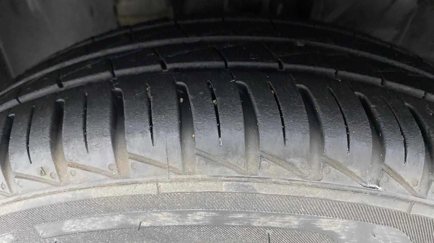 2021 Datsun Redi Go T (O), Petrol, Manual, 14,339 km, Left Front Tyre Tread