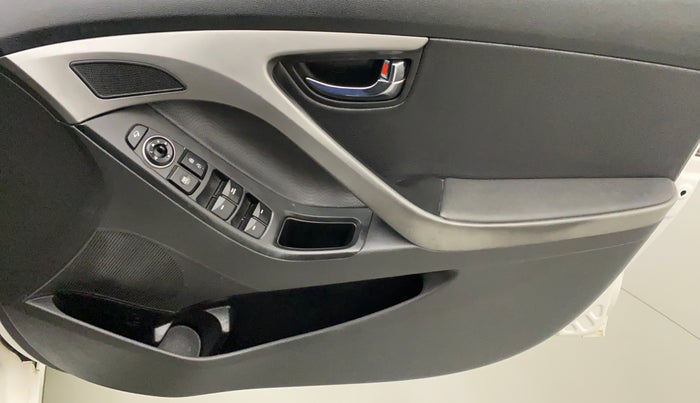 2016 Hyundai New Elantra 1.8 SX MT VTVT, Petrol, Manual, 31,873 km, Driver Side Door Panels Control