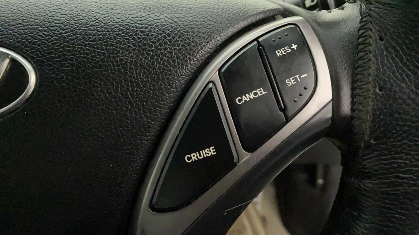 2016 Hyundai New Elantra 1.8 SX MT VTVT, Petrol, Manual, 31,873 km, Adaptive Cruise Control