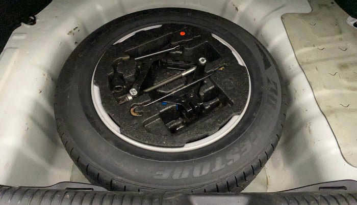 2016 Hyundai New Elantra 1.8 SX MT VTVT, Petrol, Manual, 31,873 km, Spare Tyre