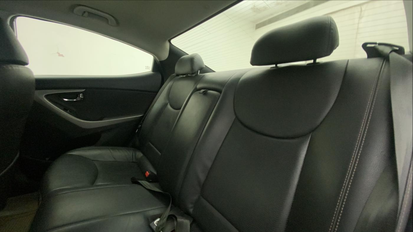 2016 Hyundai New Elantra 1.8 SX MT VTVT, Petrol, Manual, 31,873 km, Right Side Rear Door Cabin