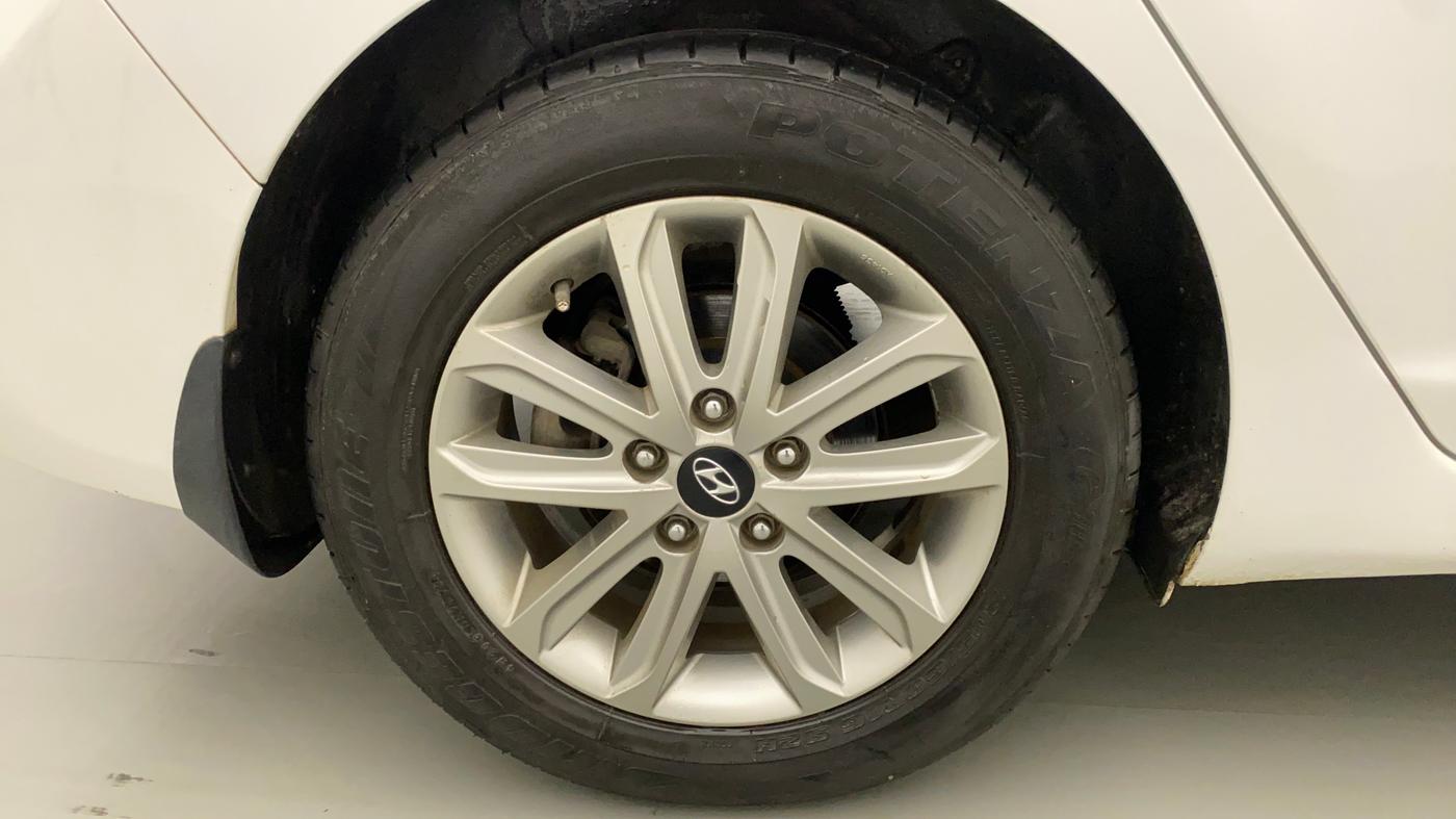 2016 Hyundai New Elantra 1.8 SX MT VTVT, Petrol, Manual, 31,873 km, Right Rear Wheel