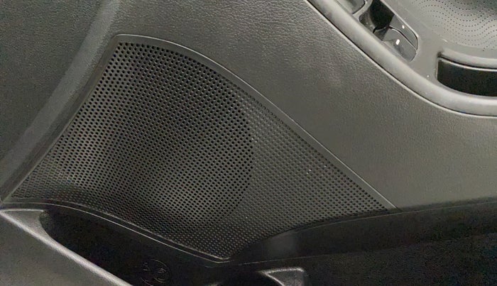 2016 Hyundai New Elantra 1.8 SX MT VTVT, Petrol, Manual, 31,873 km, Speaker