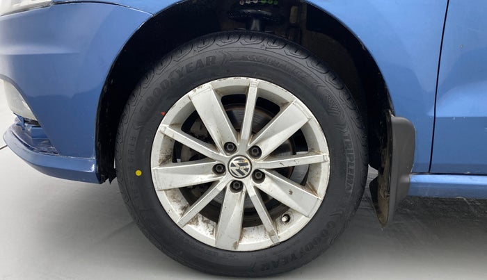2016 Volkswagen Ameo HIGHLINE1.2L, Petrol, Manual, 1,05,297 km, Left Front Wheel