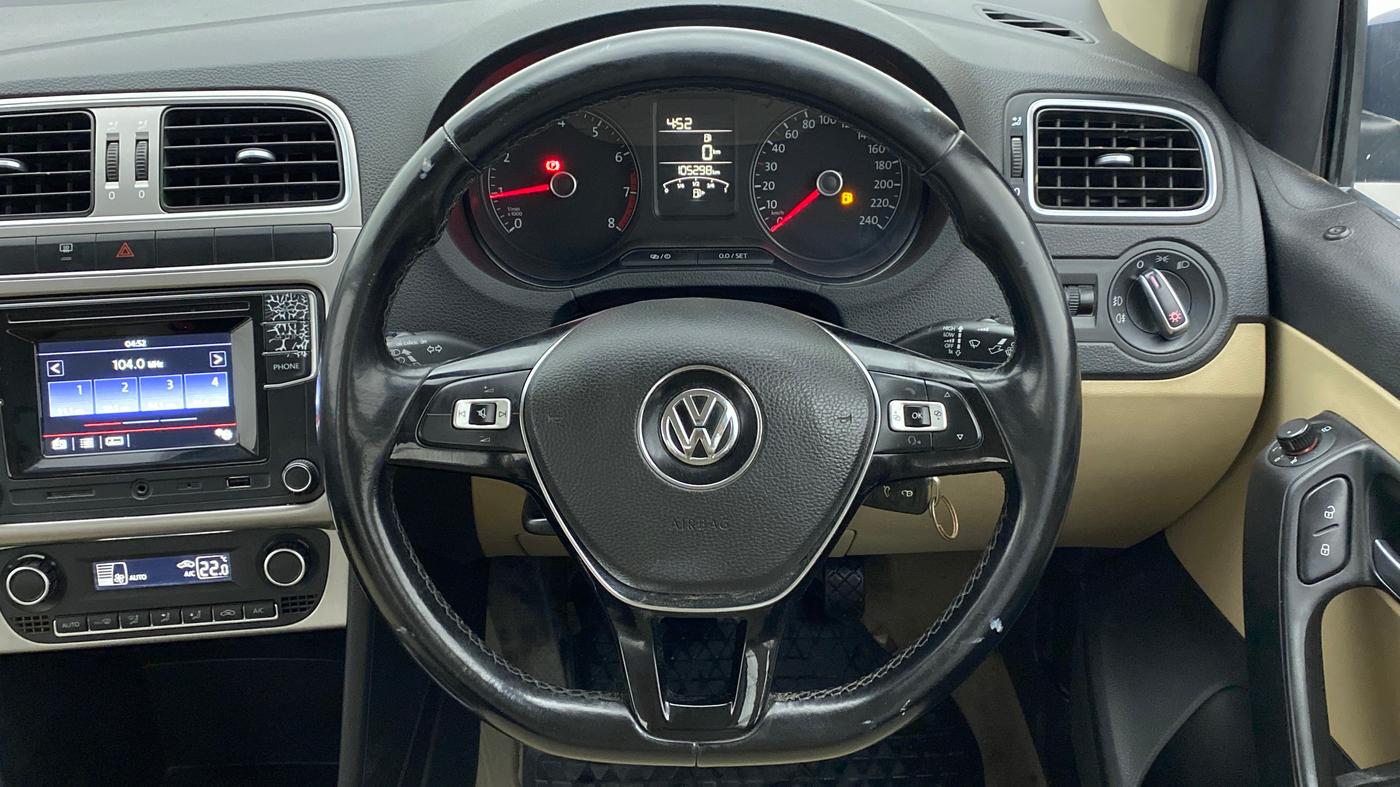 2016 Volkswagen Ameo HIGHLINE1.2L, Petrol, Manual, 1,05,297 km, Steering Wheel Close Up