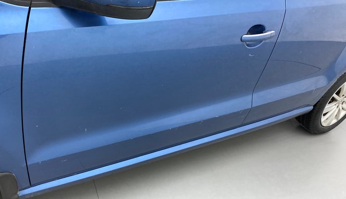 2016 Volkswagen Ameo HIGHLINE1.2L, Petrol, Manual, 1,05,297 km, Front passenger door - Minor scratches
