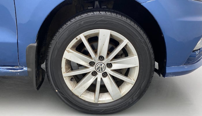 2016 Volkswagen Ameo HIGHLINE1.2L, Petrol, Manual, 1,05,297 km, Right Front Wheel