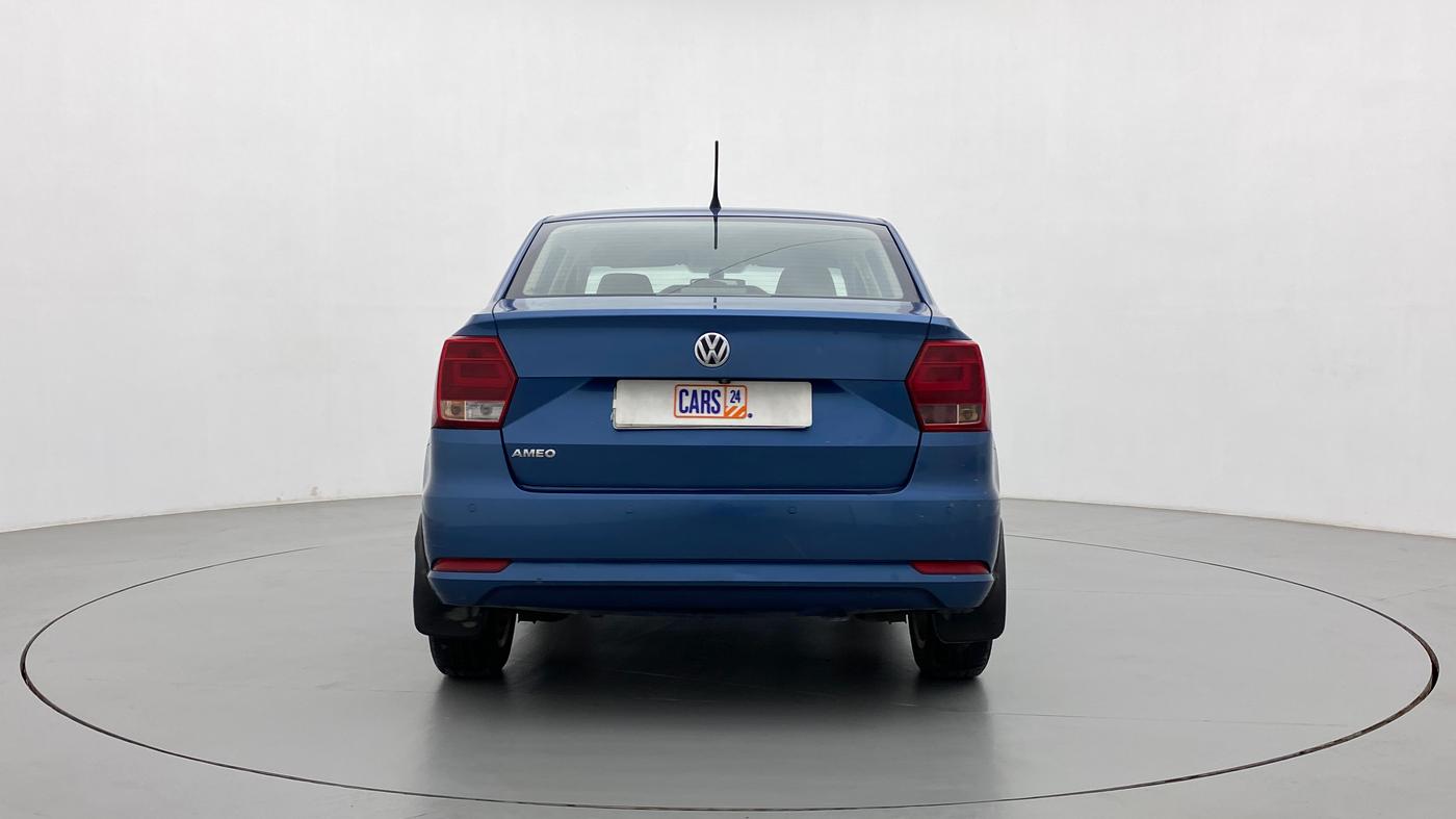 2016 Volkswagen Ameo HIGHLINE1.2L, Petrol, Manual, 1,05,297 km, Back/Rear