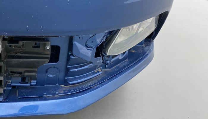 2016 Volkswagen Ameo HIGHLINE1.2L, Petrol, Manual, 1,05,297 km, Left fog light - Cover missing